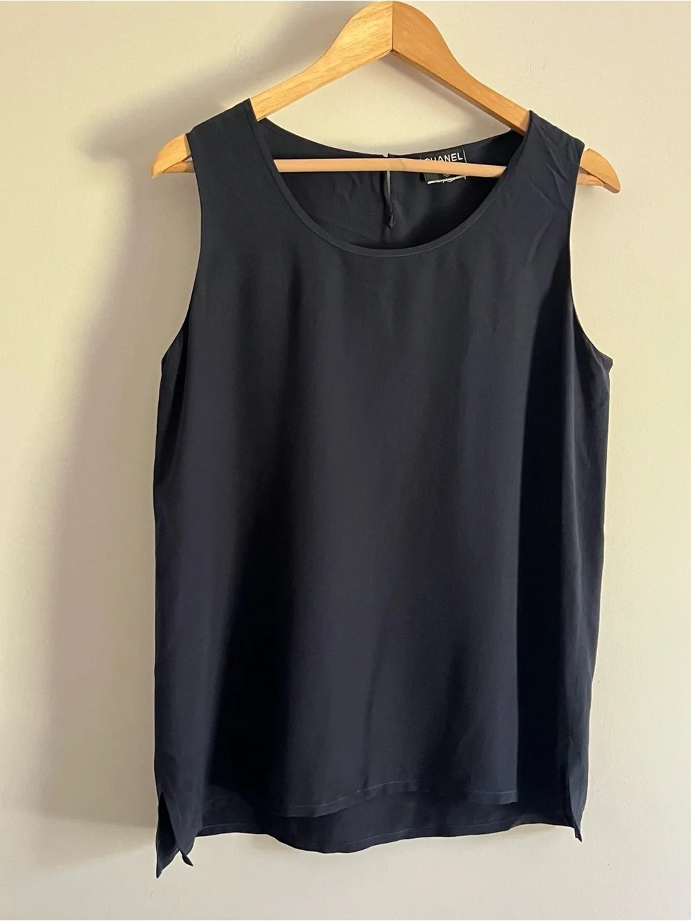 CHANEL Navy Silk Sleeveless Blouse Gold CC Button Keyhole Back 40